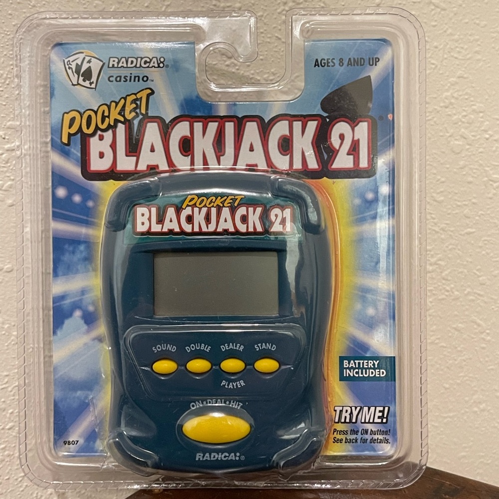 Radica Blackjack 21 Casino Pocket Electronic Handheld Game in Original Packaging